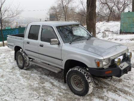 toyota hilux 1990