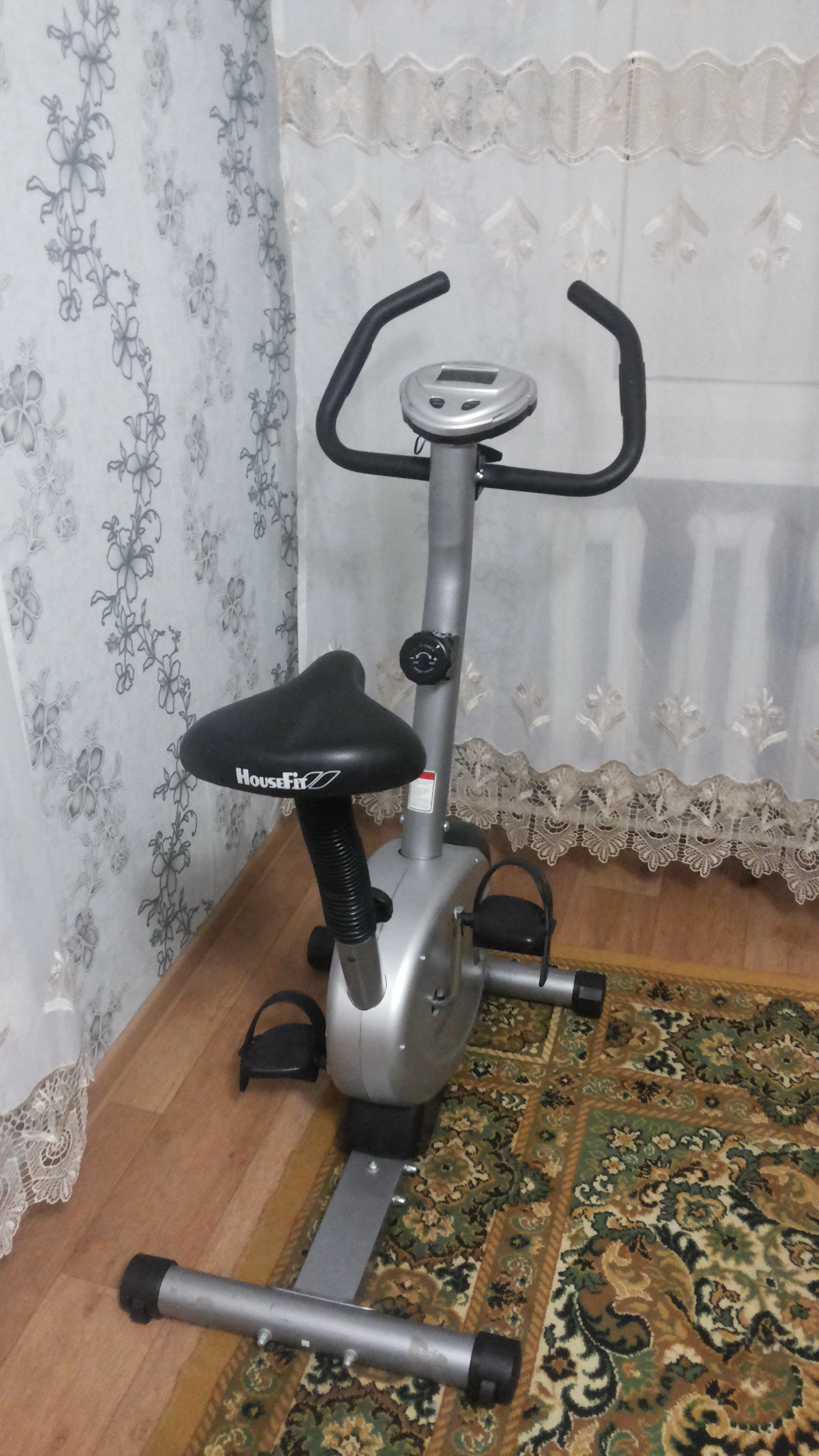 Горизонтальный велотренажер HOUSEFIT HB 8023r