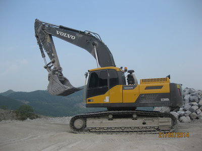 Экскаватор гусеничный Volvo EC300DL