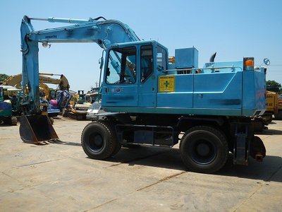 Экскаватор колесный KOMATSU PW200-1 