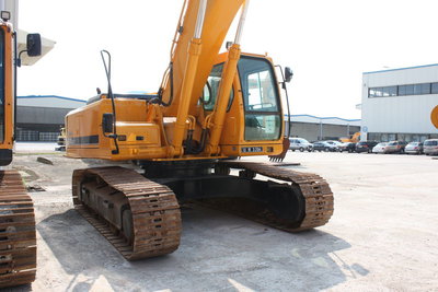 Экскаватор гусеничный Hyundai R3000LC-7 2007г