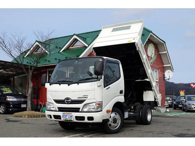 Самосвал Hino Dutro 3т  2014г 4WD