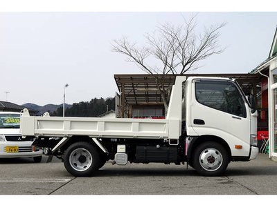 Самосвал Hino Dutro 3т  2014г 4WD