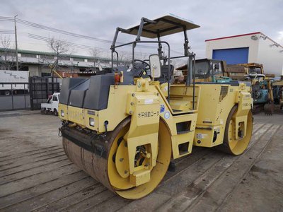 Каток вибрационный двухвальцовый Bomag BW141AD-2