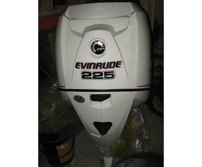 Продаю лодочный мотор бу Evinrude E225V6DPX