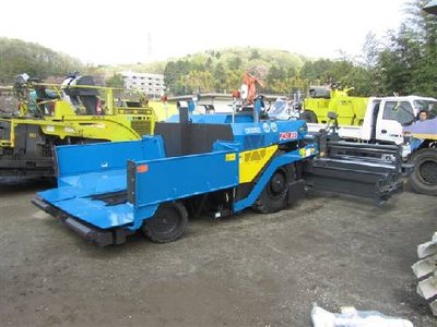 Асфальтоукладчик HANTA F45W,  2011 год