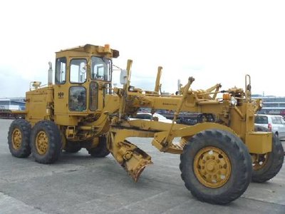 Грейдер Komatsu GD605A-1.