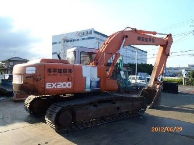 Гусеничный экскаватор Hitachi EX200-2.