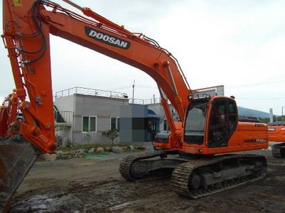 Гусеничный экскаватор Doosan DX 300LCA.