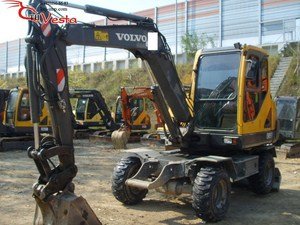 Продается экскаватор Volvo EW55B 2005 год .