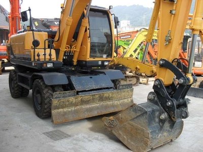 Продаётся колесный экскаватор HYUNDAI R140W, 2012 года выпуска.