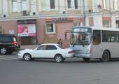 ДТП с пассажирским автобусом чуть не закончилось дракой на перекрестке во Владивостоке