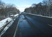 В Приморском крае две автомобилистке не справились с обледенелой дорогой
