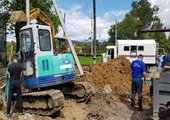 Двух работников завалило землей в Приморском крае