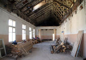 Ремонт школы, в которой обрушился потолок, продолжается без остановки учебного процесса